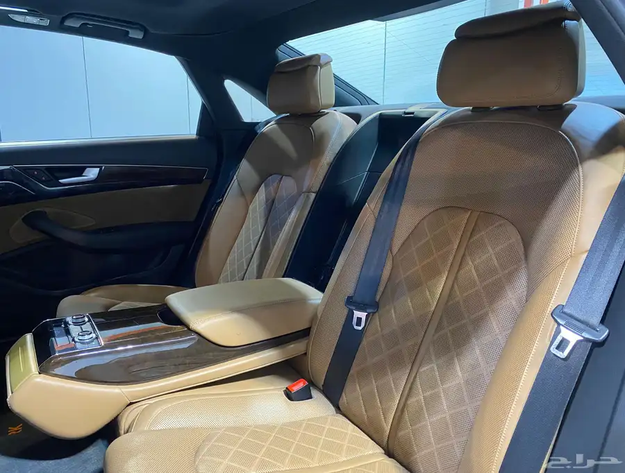 اودي A8 L 2016 V6 بحالة نظيفة 22