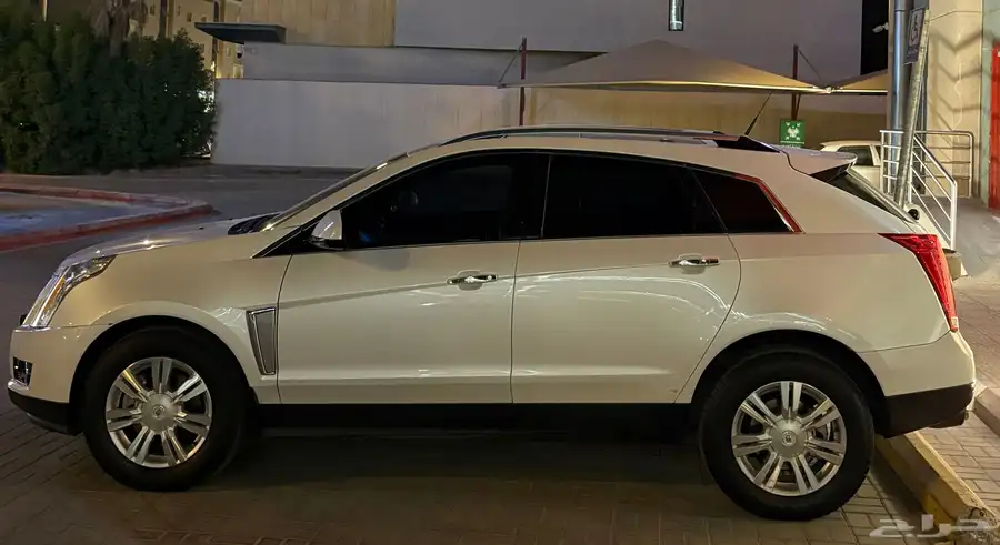 كاديلاك SRX4 - الجميح - نظيف 3