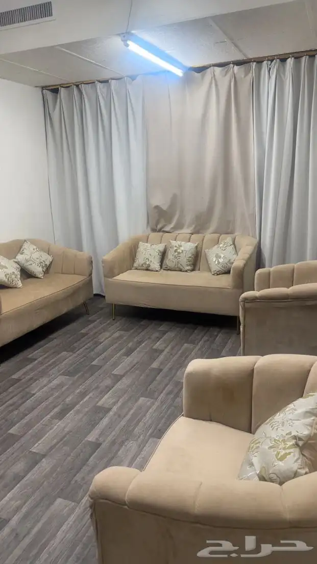 كنب مستعمل شبه جديد بدون ملاحظات 4 قطع 0