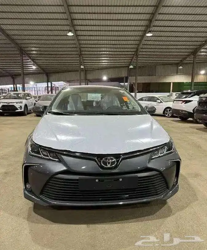 تويوتا كورولا XLE 2.0 بسعر مميز 2025 1