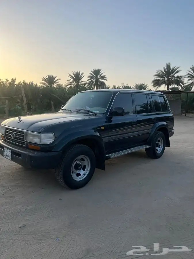 لاندكروزر جيب 1997مكيفين ثلاجه بدي ومحركات شرط 14