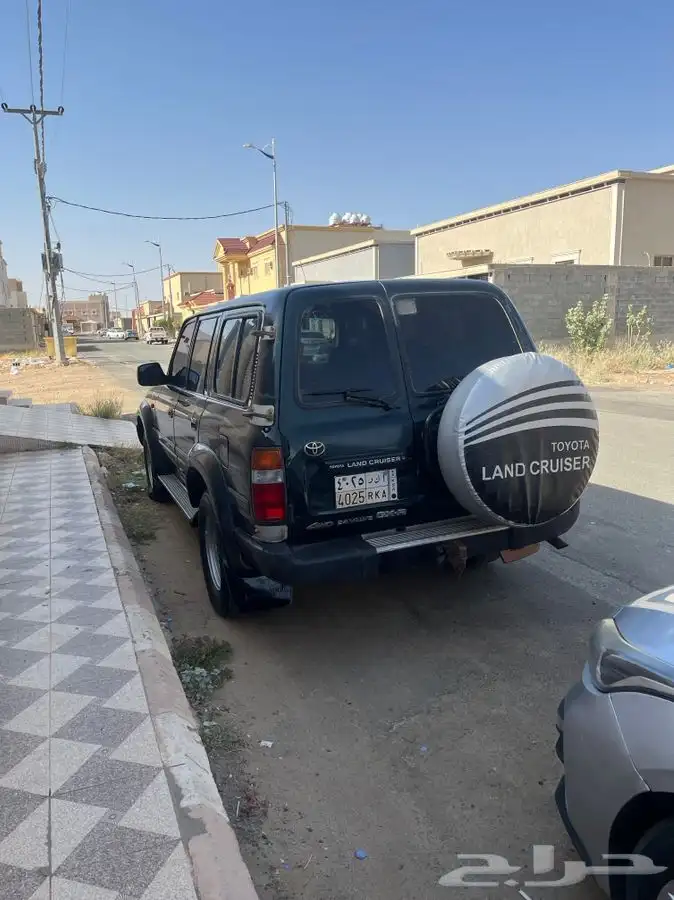 لاندكروزر جيب 1997مكيفين ثلاجه بدي ومحركات شرط 4