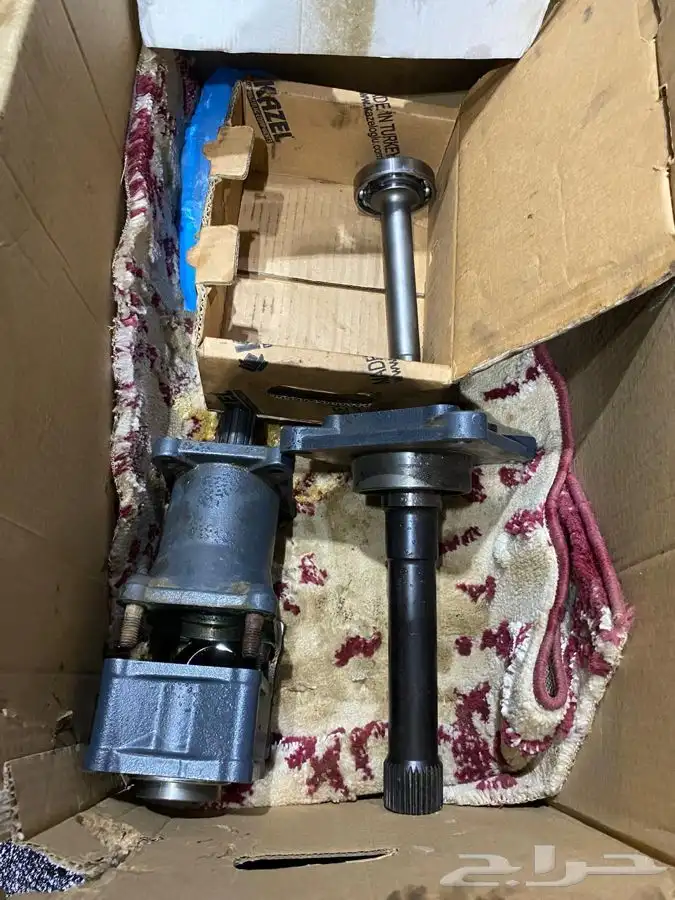 يوجد قطع فلفو طرمبة مع عمود تبع صندوق 0