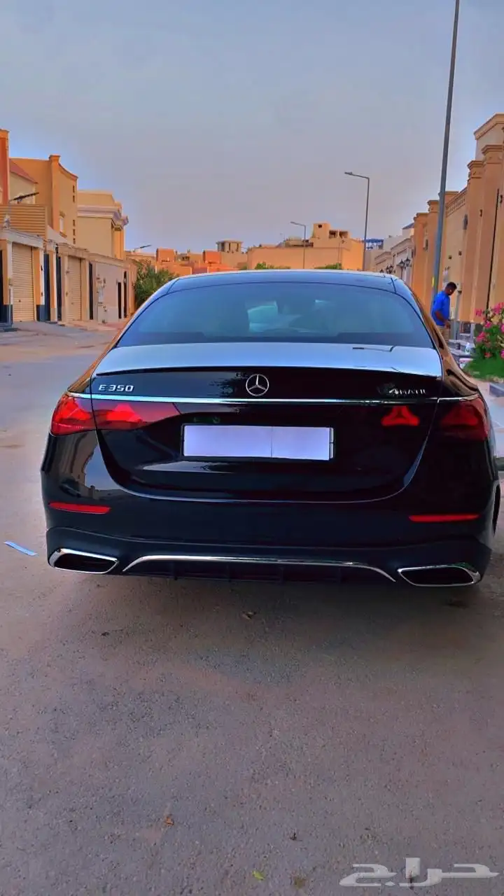 مرسيدس موديل 2024 فئة E350 Amg فل كامل 3 شاشات 5
