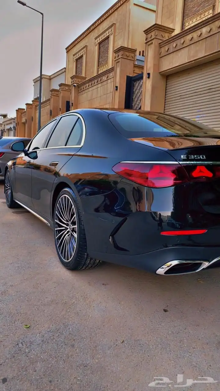 مرسيدس موديل 2024 فئة E350 Amg فل كامل 3 شاشات 6