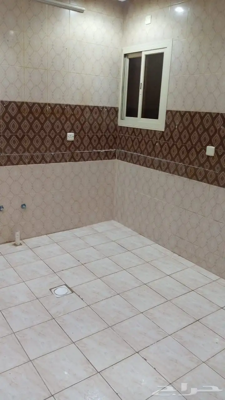شقه للإيجار في القمرية 3