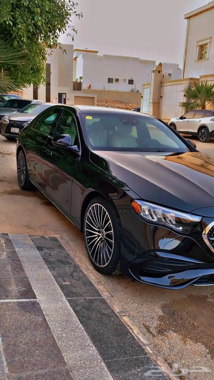 مرسيدس موديل 2024 فئة E350 Amg فل كامل 3 شاشات 3