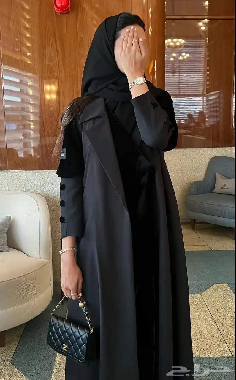 شريتها ب 600 ابيعها ب350 لبس مره وحده فقط 0