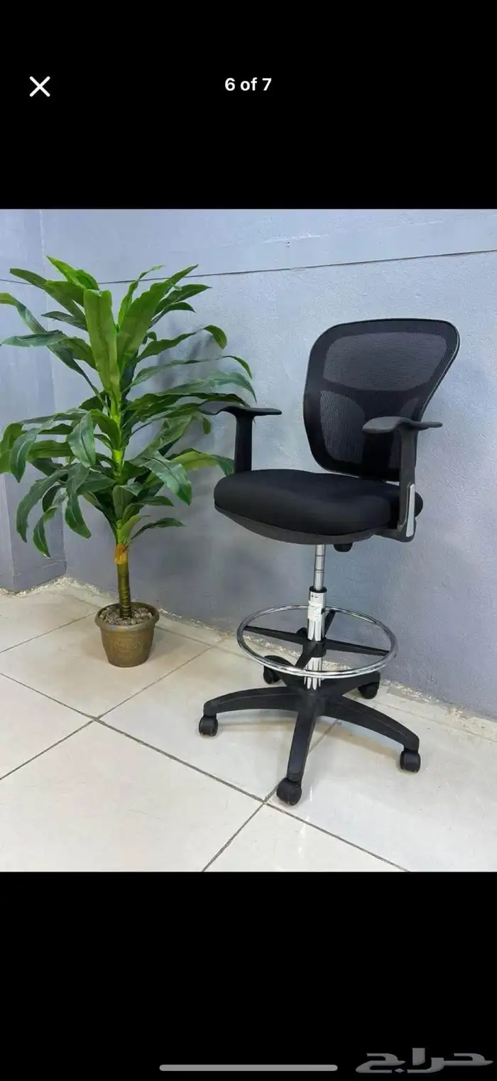 Mesh  leather   waiting or simple chairs available 43