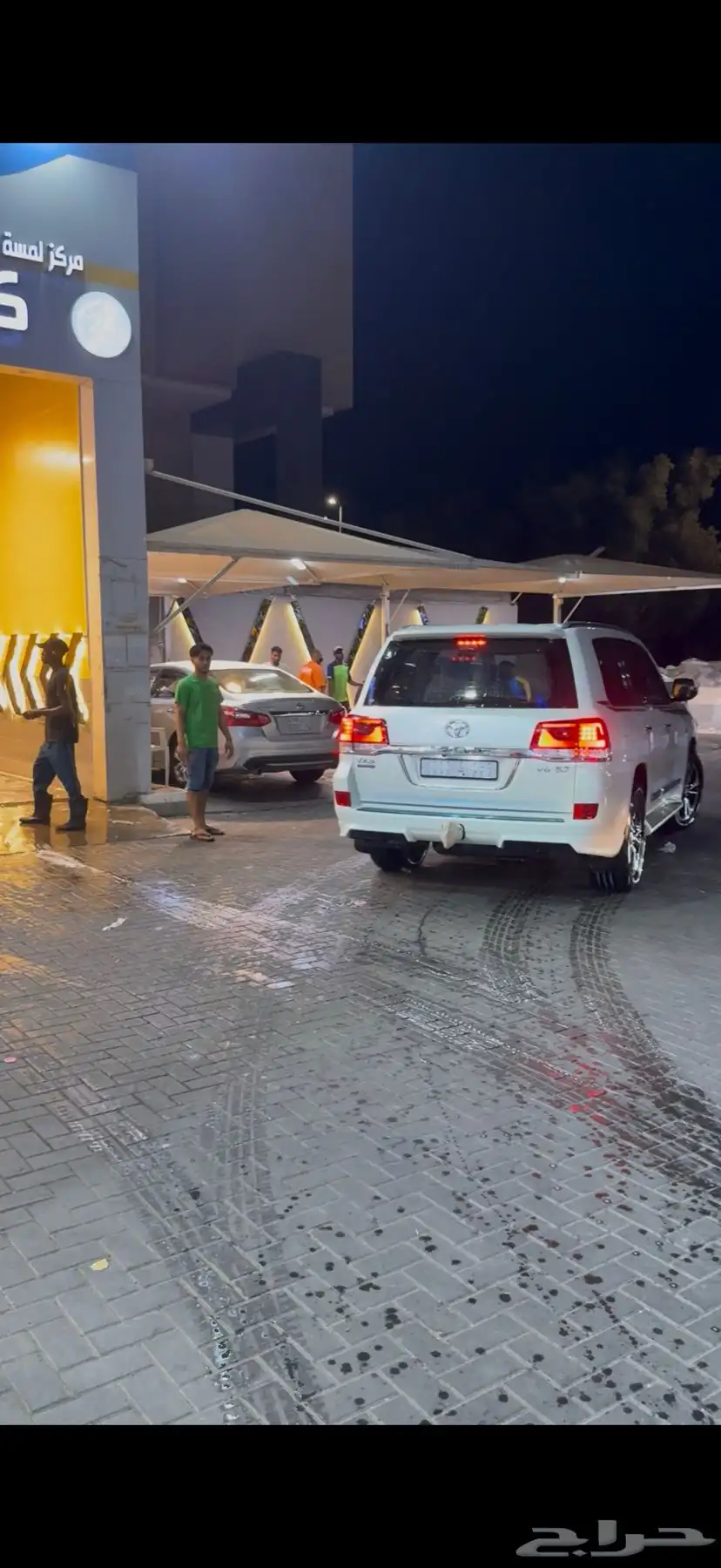 ارغب في معرض مغلق مساحة واسع للإيجار 1
