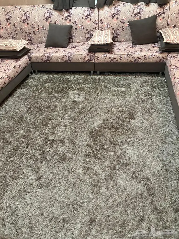 كنب أرضي وموكيت للبيع 1