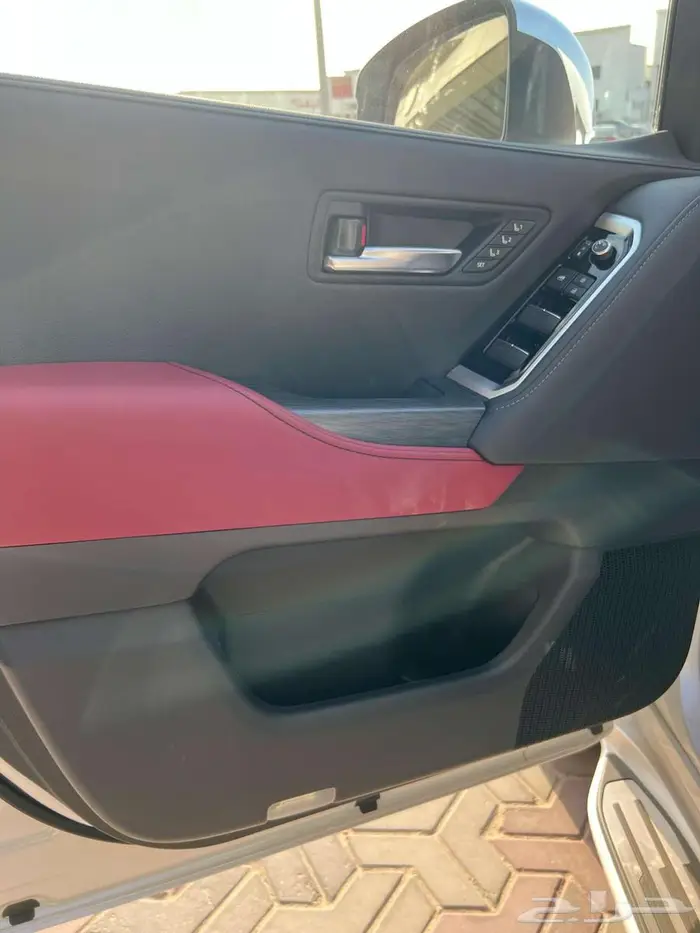لاندكروزر VXR بحريني بنزين 2025 15