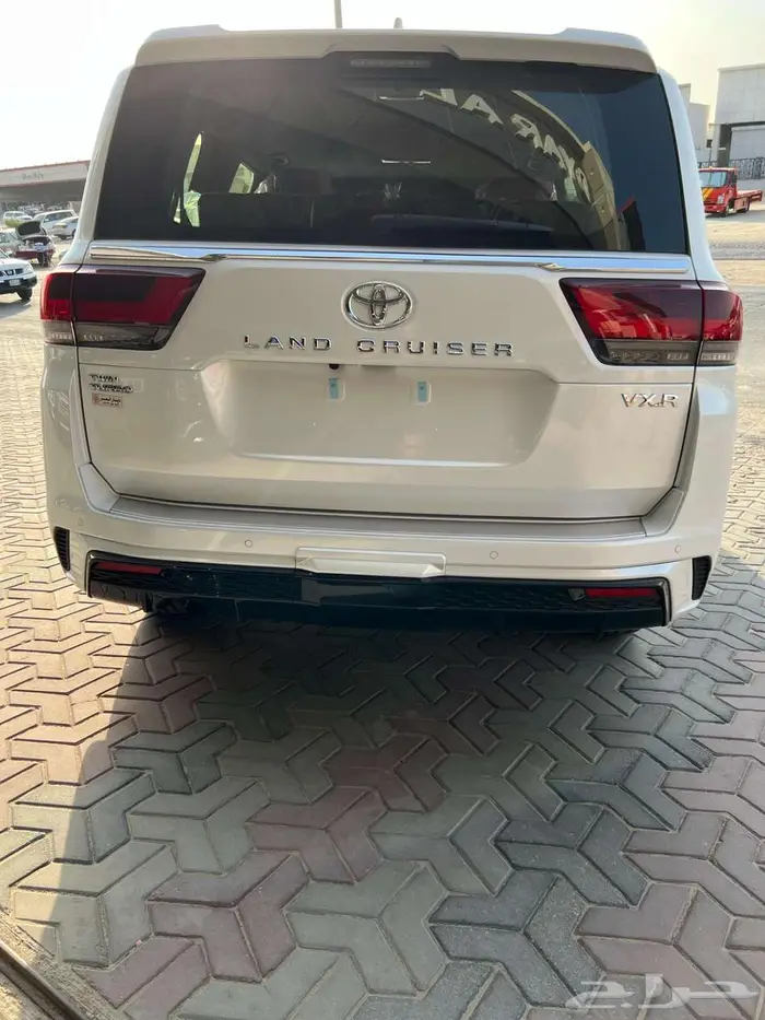 لاندكروزر VXR بحريني بنزين 2025 22