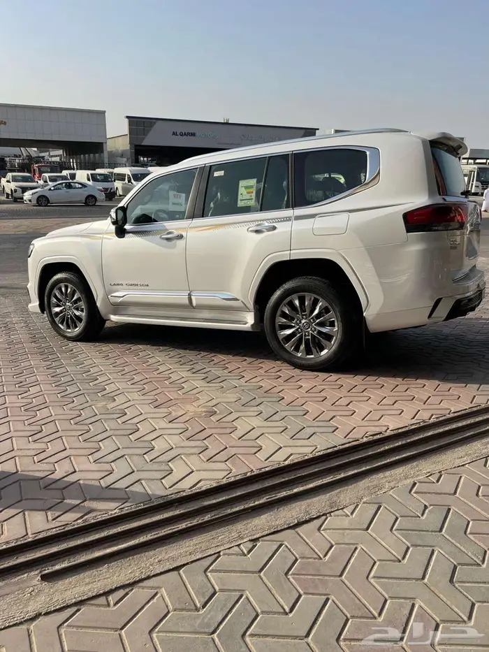 لاندكروزر VXR بحريني بنزين 2025 23