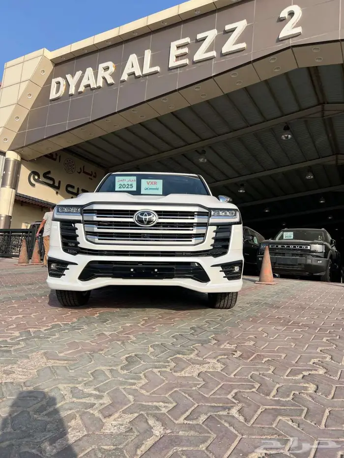 لاندكروزر VXR بحريني بنزين 2025 9