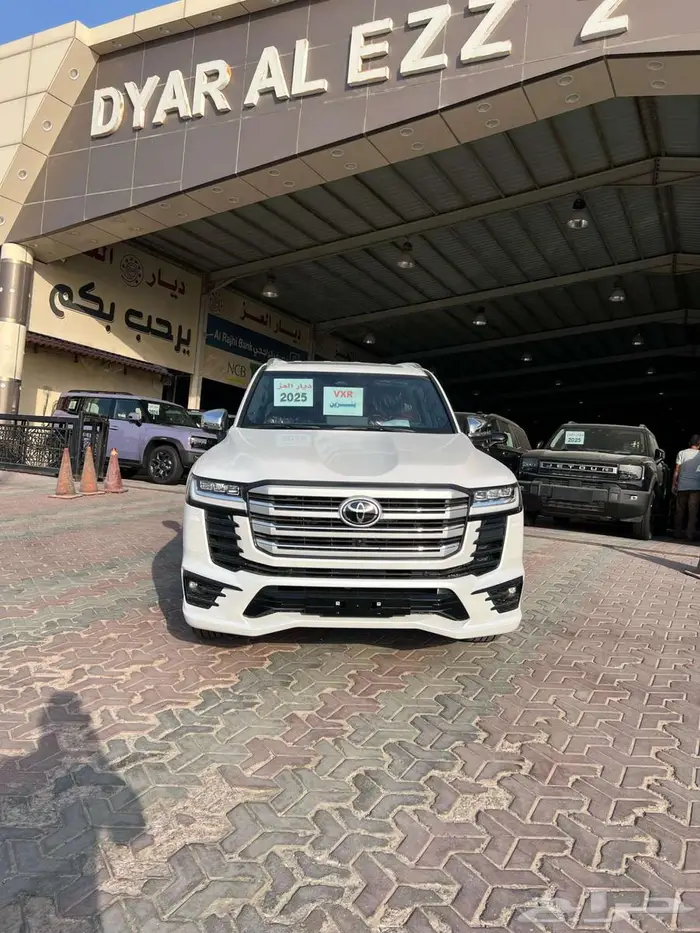 لاندكروزر VXR بحريني بنزين 2025 17