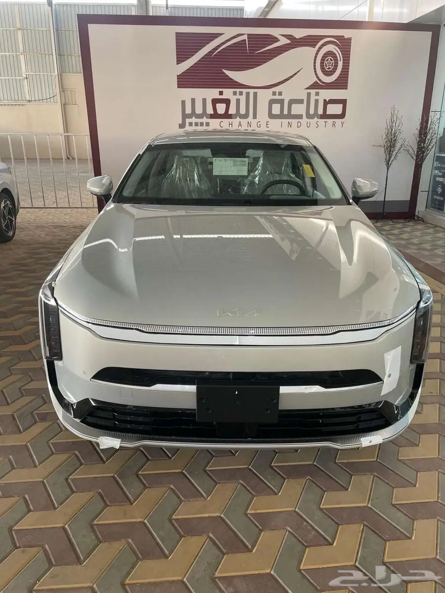 كيا k8 استاندر 2025 بسعر 147500 بالضريبه 0