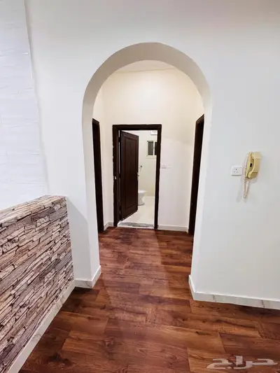 شقه ثلاث غرف بحي الريان عوائل شامل الماء والغاز 2