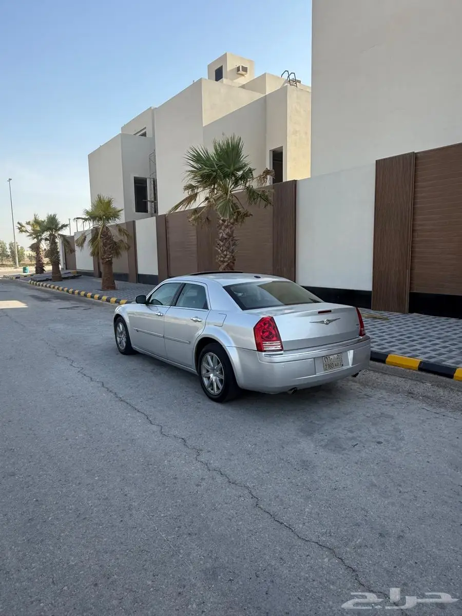 كرايسلر C300 موديل 2010 5