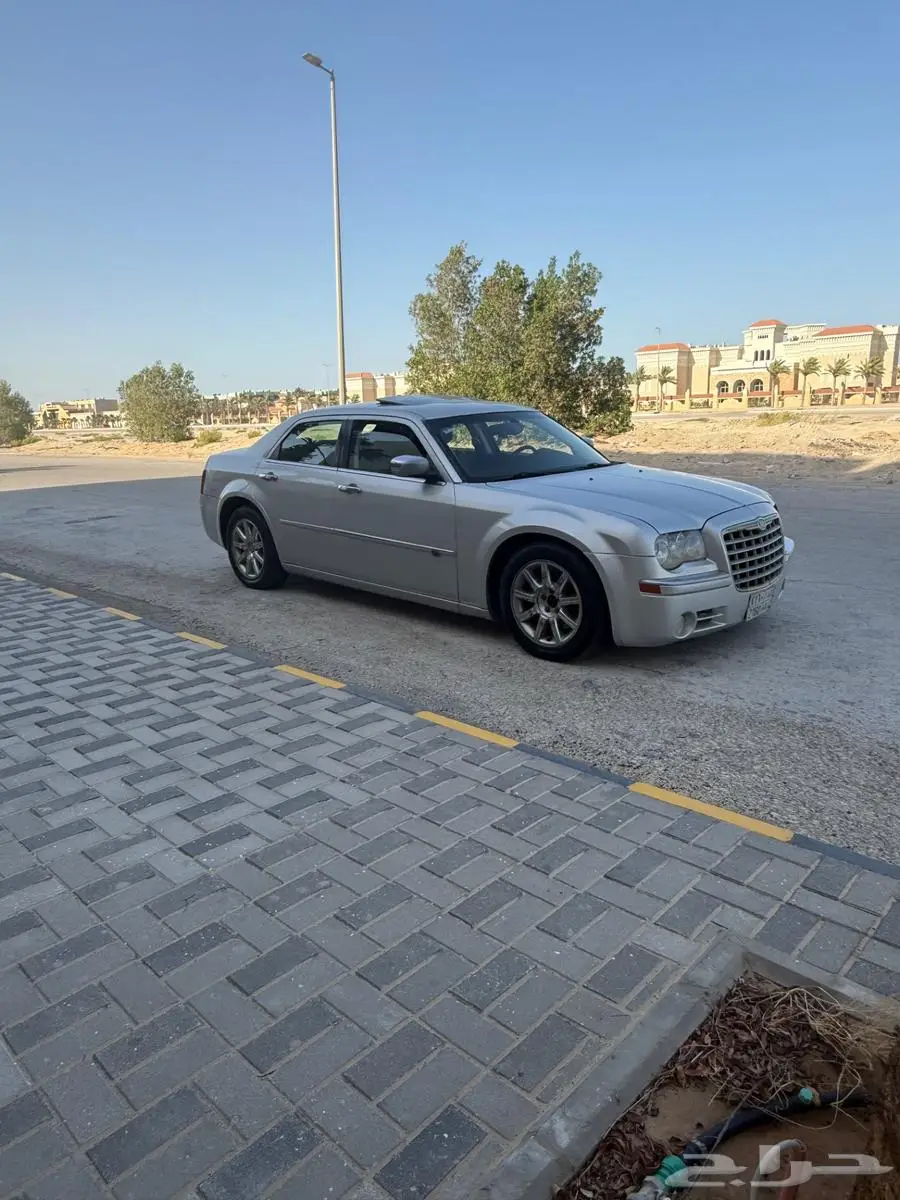 كرايسلر C300 موديل 2010 3