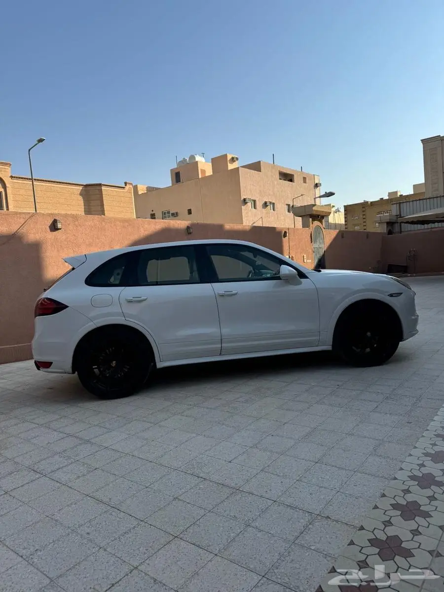 للبيع جيب بورش كايين GTS موديل 2013 10