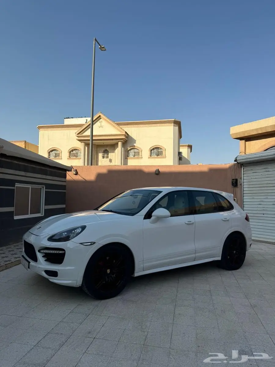 للبيع جيب بورش كايين GTS موديل 2013 11