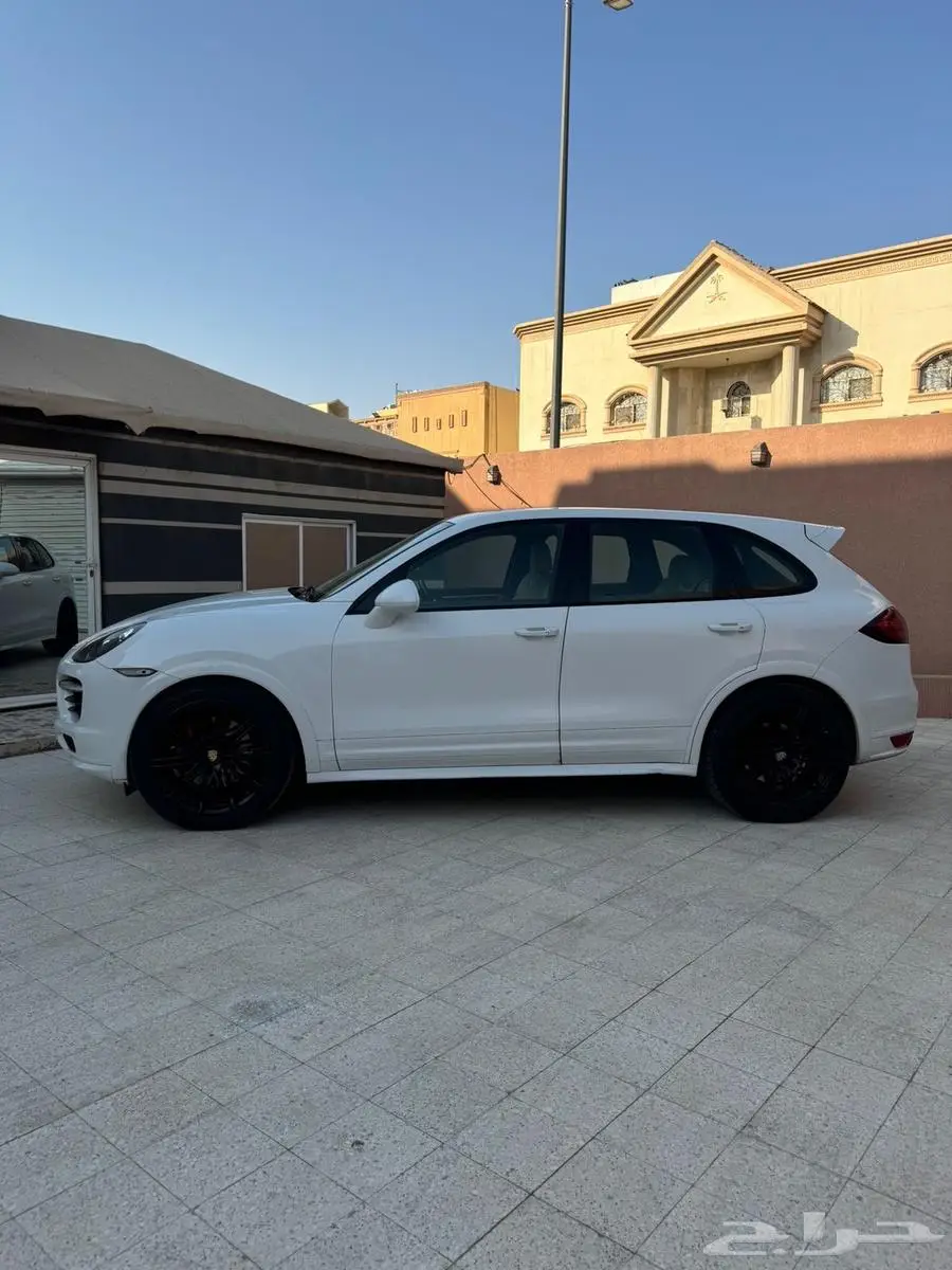 للبيع جيب بورش كايين GTS موديل 2013 9