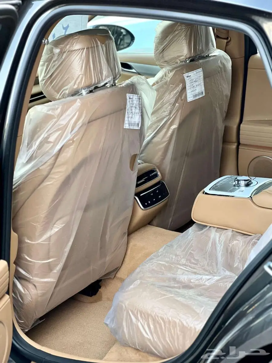 جنسيس G80 برستيج 2025 لون اسود و رمادي 10