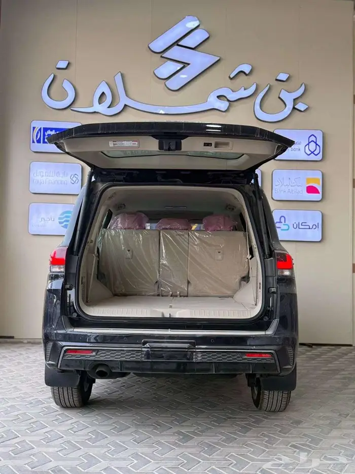 تويوتا لاندكروزر GXR L5 S الساير بنزين موديل 2025 8