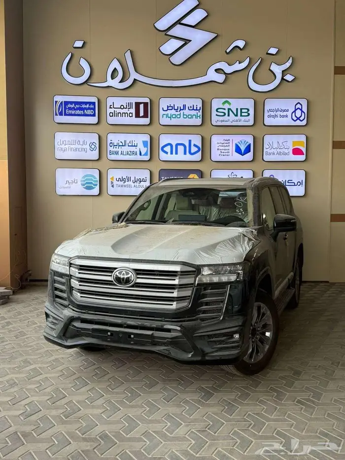 تويوتا لاندكروزر GXR L5 S الساير بنزين موديل 2025 1