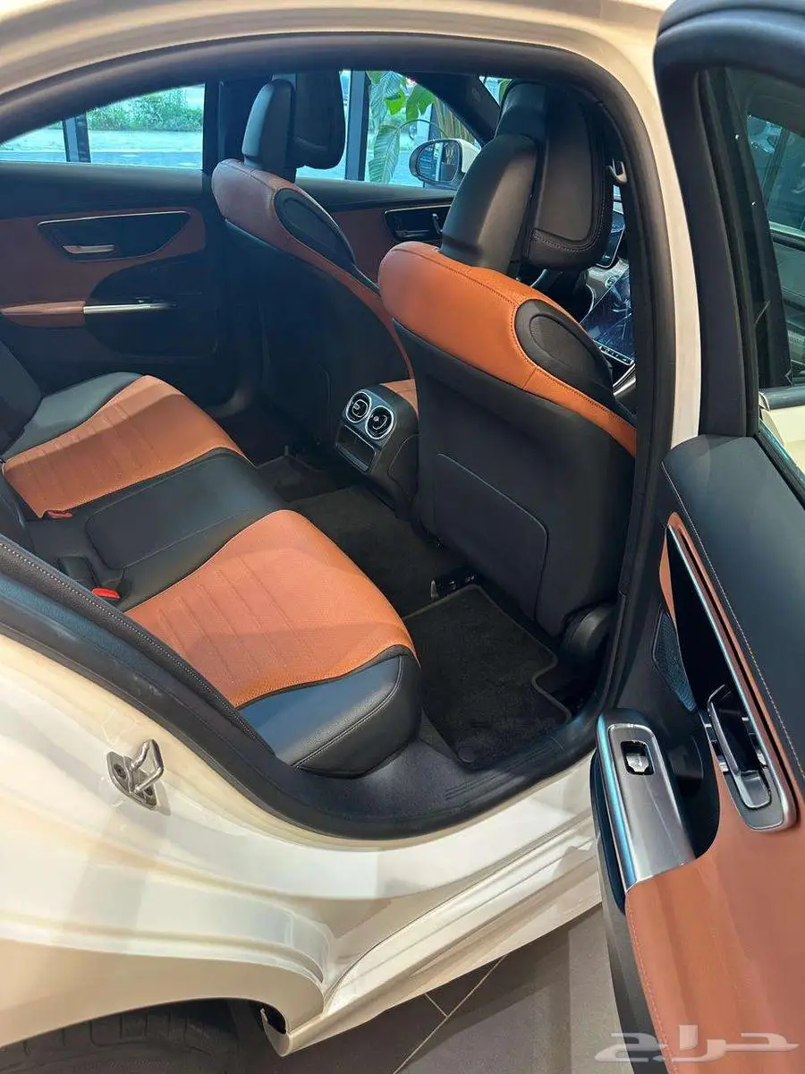 مرسيدس C200 اصفار 2025وارد كوريا 8