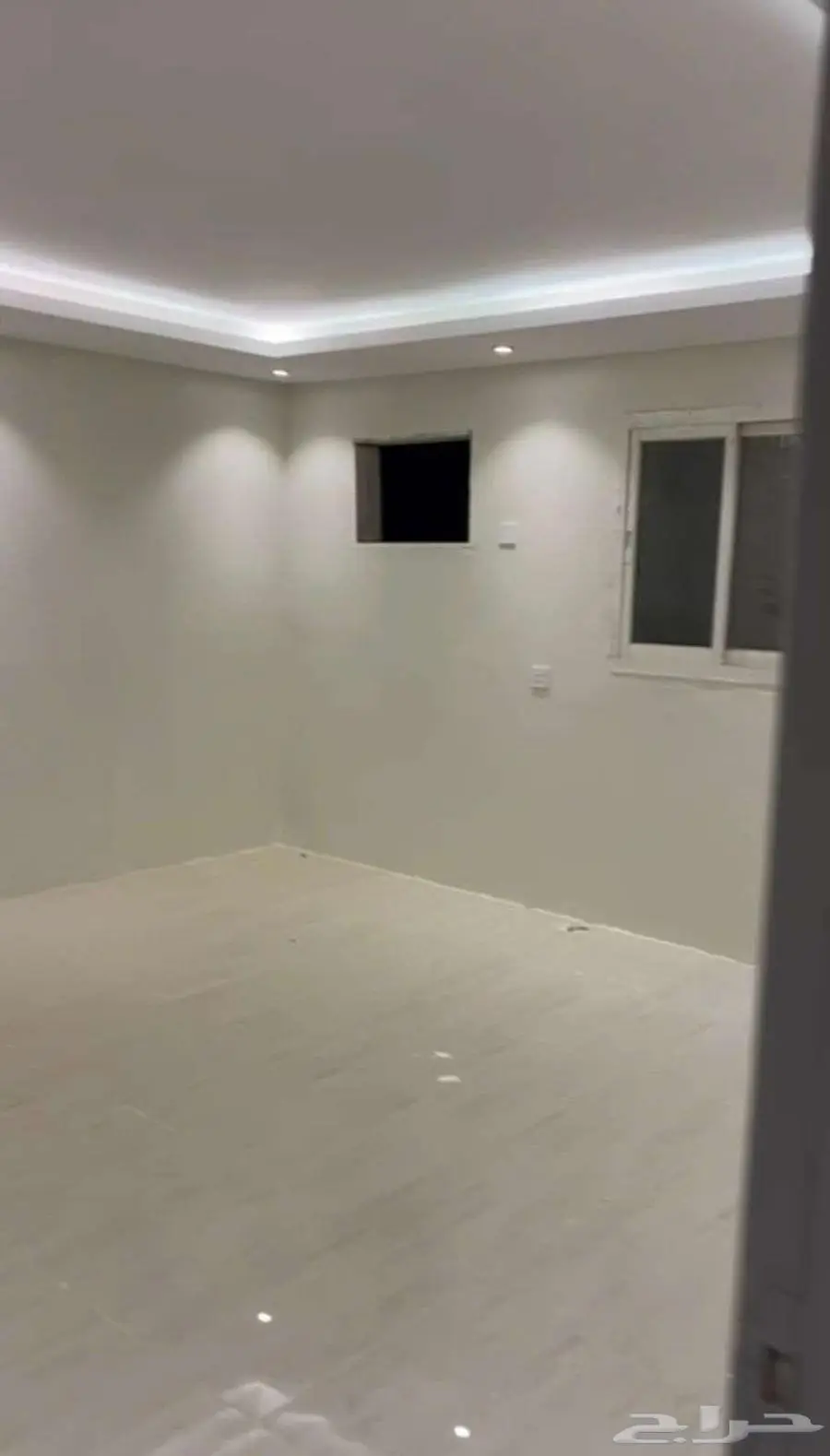 شقة علوية للإيجار و غرفة سائق في شارع المعارض الشفا الرياض 0