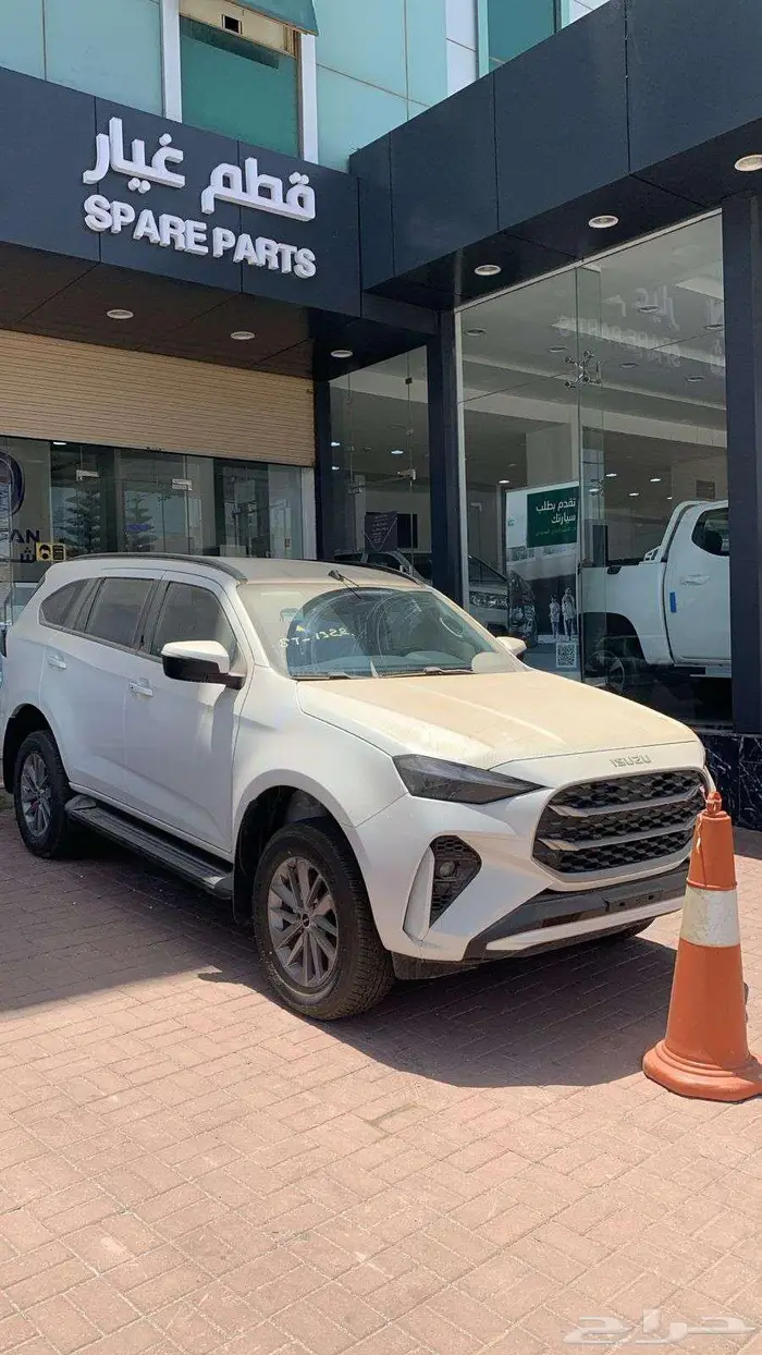 ايسوزو MUX 2025 فل كامل 0