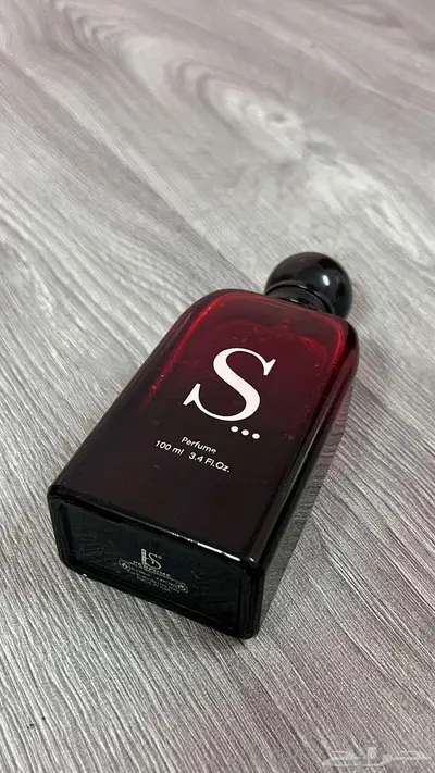 عطر S من سلطانه شبه الجديد 0