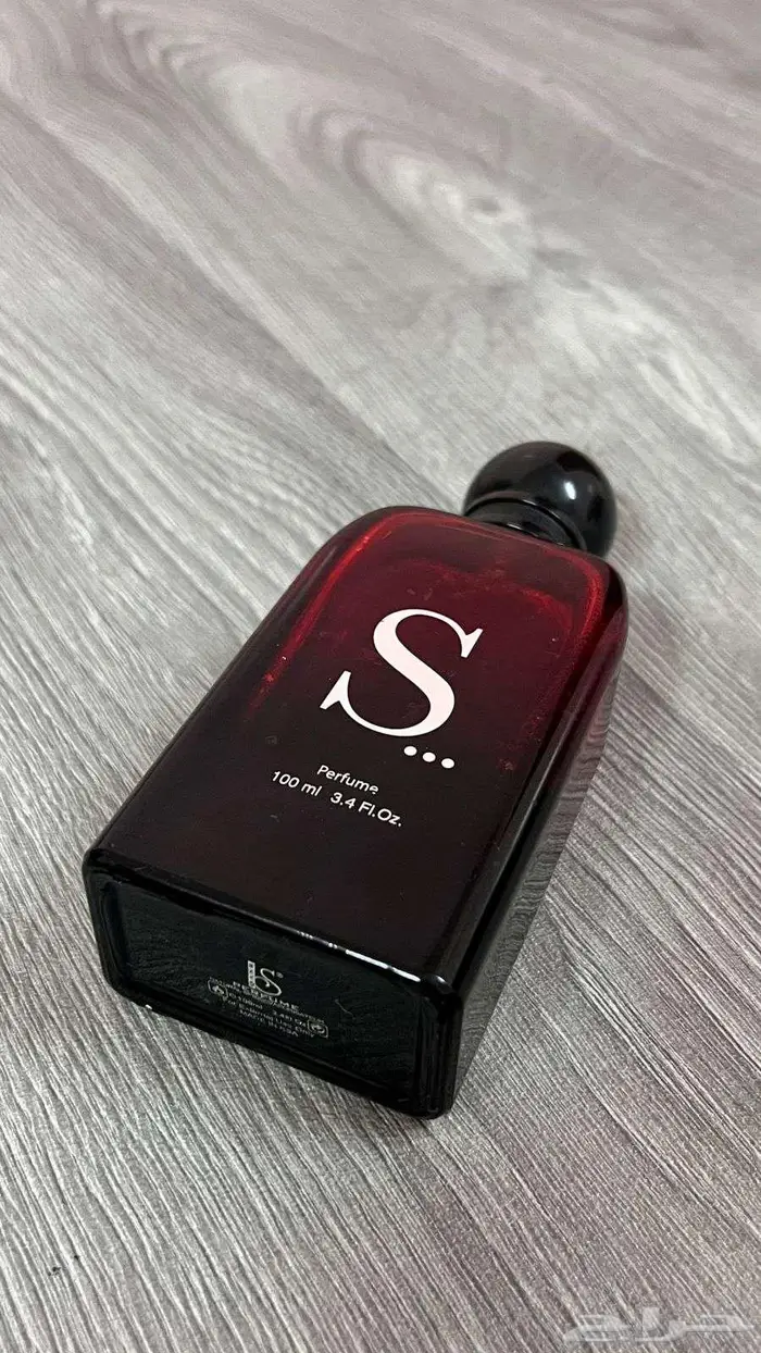 عطر S من سلطانه شبه الجديد 0