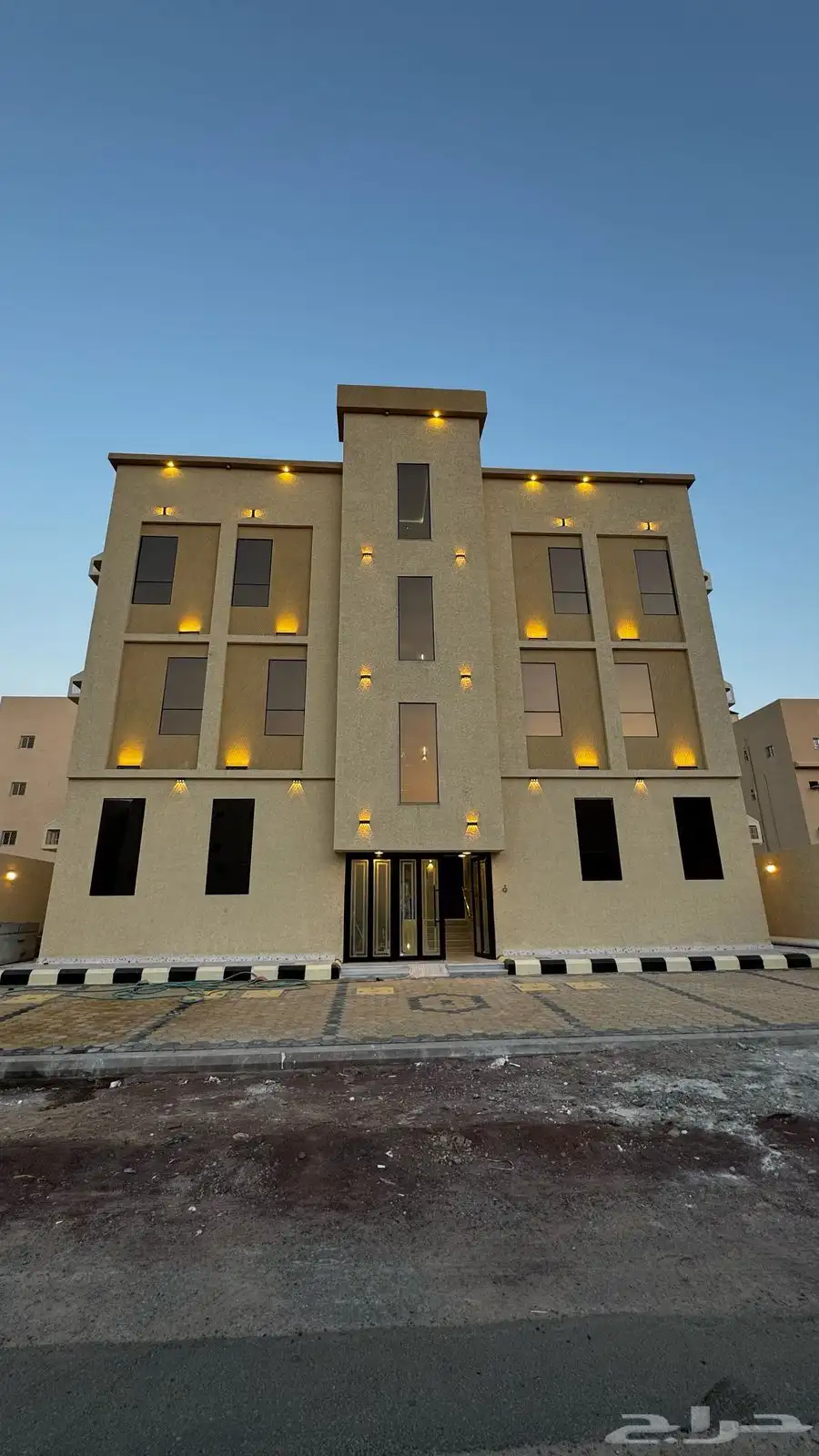 للبيع شقق وروف علوي بمخطط 8 تشطيبات فاخره 0