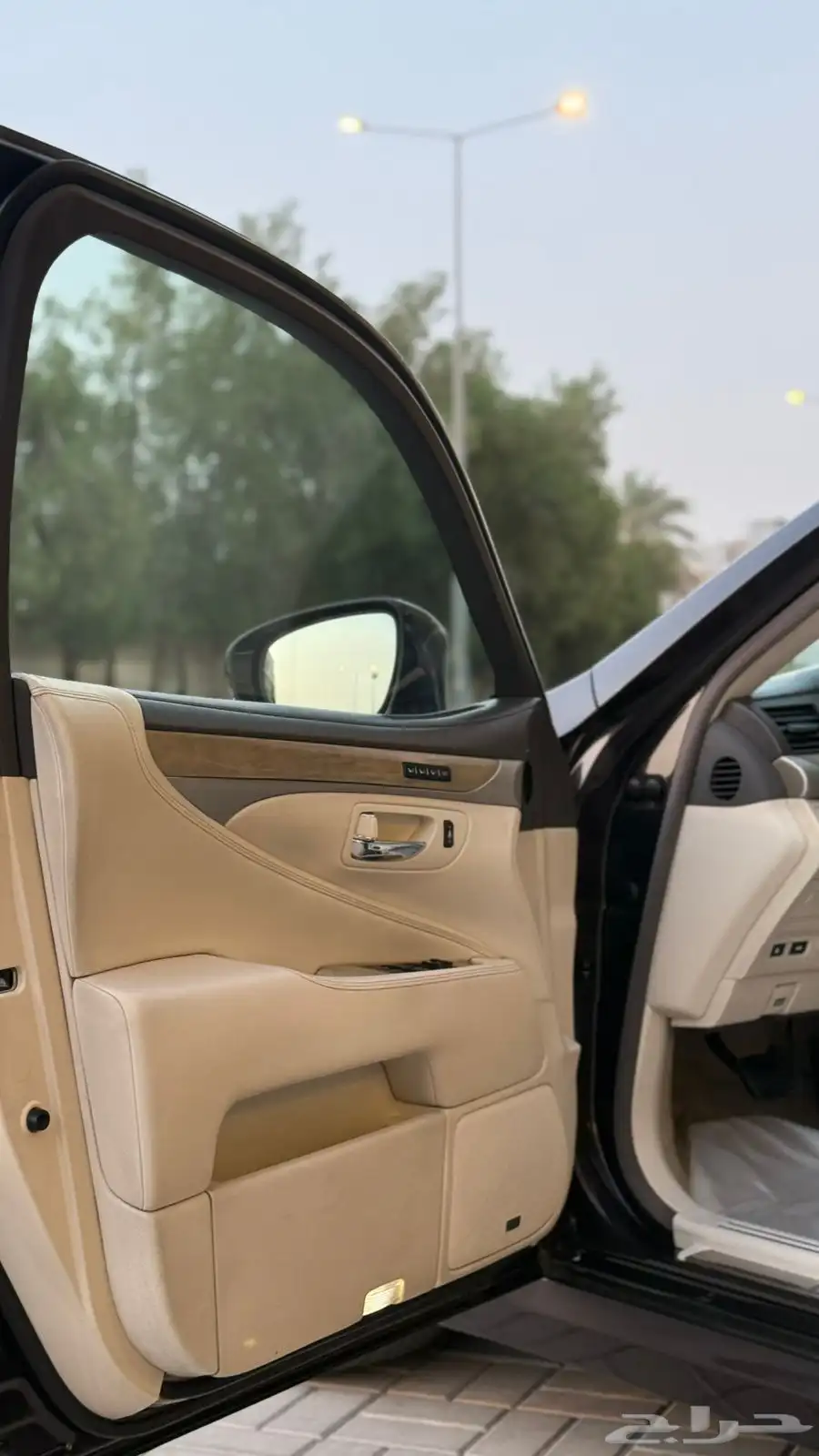 لكزس LS460 موديل 2015 نظيف جدا 11