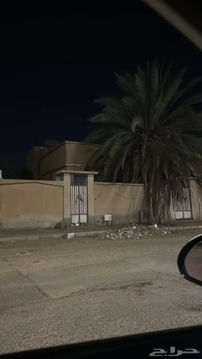 للبيع فيلا قديمة بحي الأصفر بمدينة عفيف 3