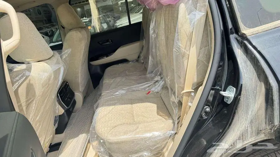 لاند كروزر GXR-L3ديزل اسود 2024 10