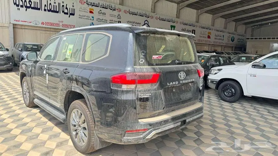 لاند كروزر GXR-L3ديزل اسود 2024 5