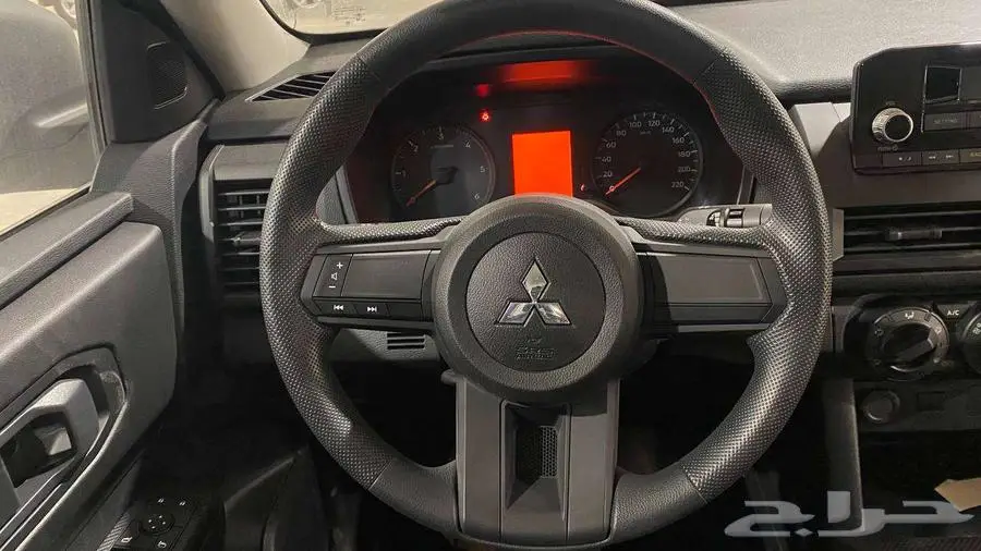 عرض خاص ميتسوبيشي L200 غمارة ديزل موديل 2024 بسعر 71300 الف 6