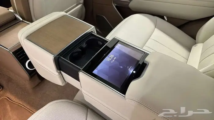 Range Rover LWB SV - 2024 - 615PS 10