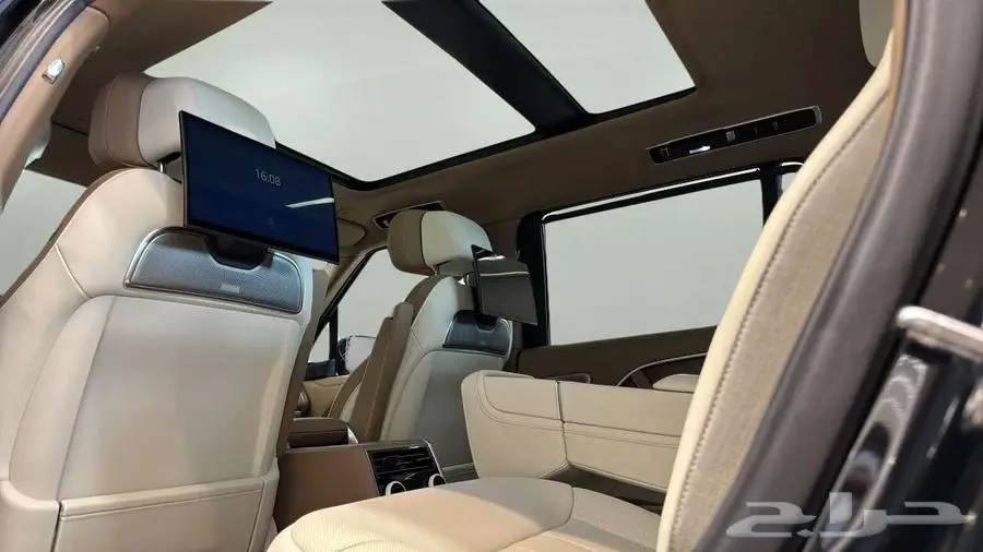 Range Rover LWB SV - 2024 - 615PS 9