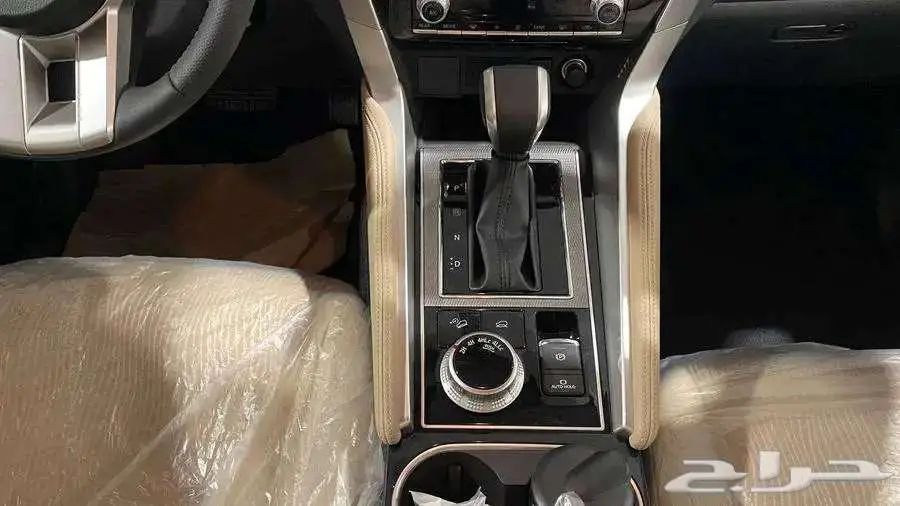 ميتسوبيشي مونتيرو ستاندر ML موديل 2025 بنزين 6