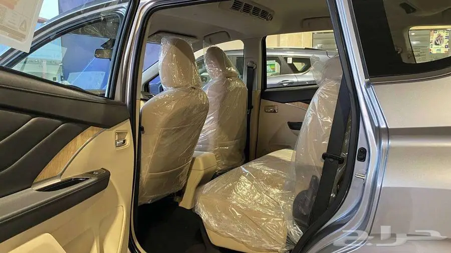 عرض خاص ميتسوبيشي اكسباندر موديل 2025 7