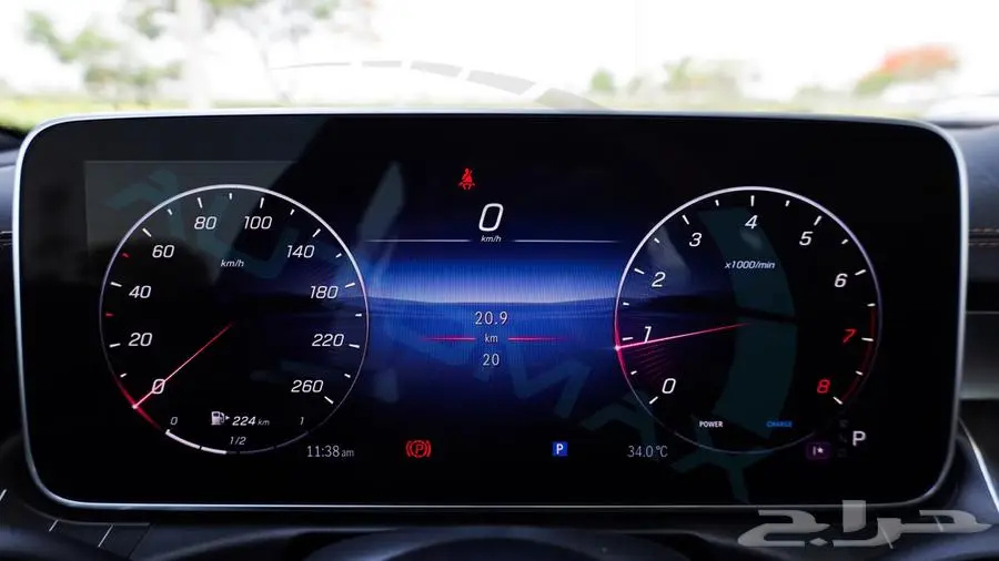 مرسيدس بنز c200 premium 2025 خليجي اصفار مع ضمان الوكيل 13