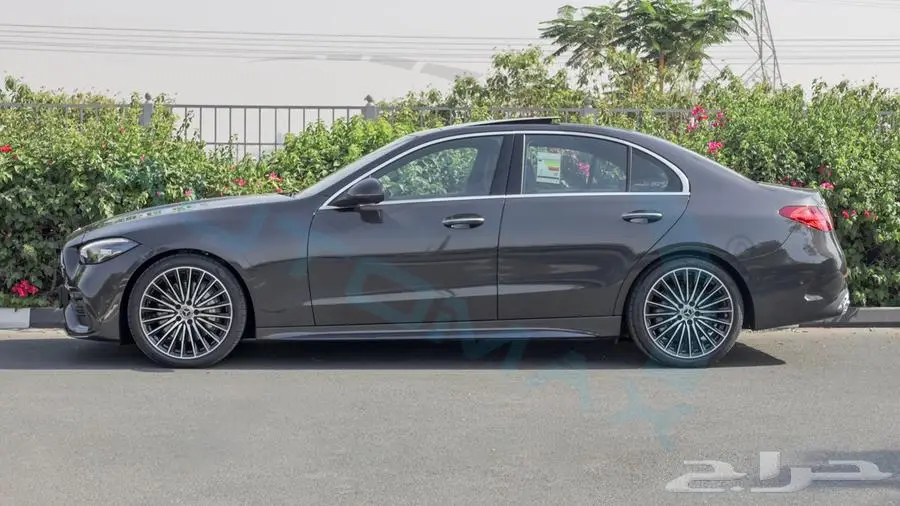 مرسيدس بنز c200 premium 2025 خليجي اصفار مع ضمان الوكيل 29