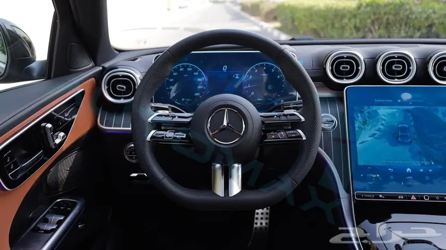 مرسيدس بنز c200 premium 2025 خليجي اصفار مع ضمان الوكيل 10
