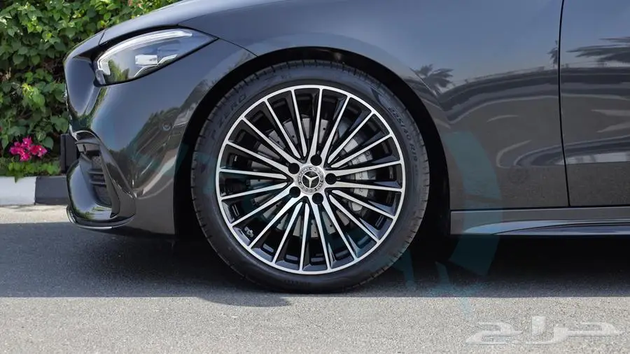 مرسيدس بنز c200 premium 2025 خليجي اصفار مع ضمان الوكيل 30