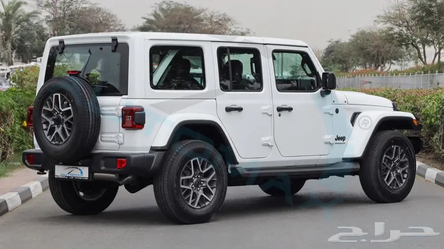 2025 JEEP WRANGLER UNLIMITED SAHARA I4 2.0T 4X4 GCC 0KmS 7